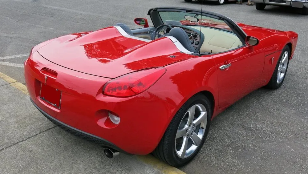 2009 Pontiac Solstice có giá trung bình khoảng 11,985 đô la. Ảnh: Motorbiscuit. 2009 Pontiac Solstice có giá trung bình khoảng 11,985 đô la. Ảnh: Motorbiscuit.