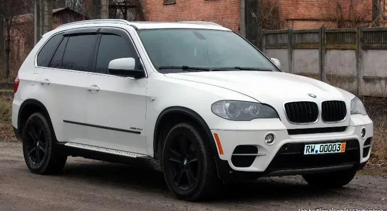 BMW X5 2012. Ảnh: Slashgear.