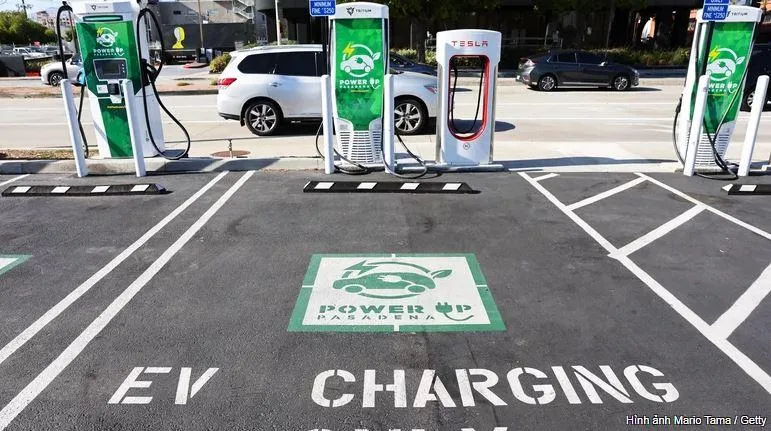 Tránh sạc nhanh. Ảnh: Slashgear. Tránh sạc nhanh. Ảnh: Slashgear.