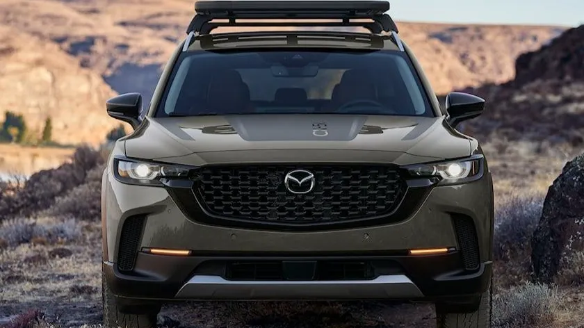 Mazda sẽ quyết định tăng giá bán xe. Ảnh: Carbuzz.