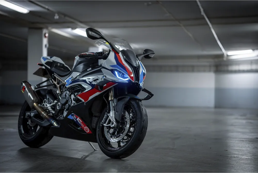 BMW S 1000 RR sản sinh công suất 205 mã lực. Ảnh: Motorbiscuit.