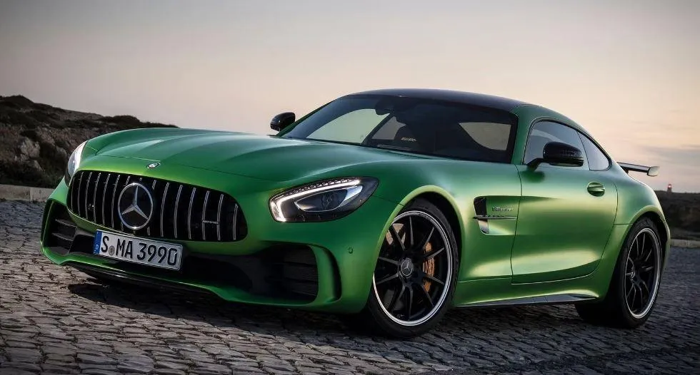 Mercedes-AMG GT R Coupe - 198 MPH. Ảnh: Hotcars.