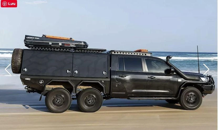 JMACX 6x6 Land Cruiser. Ảnh: Carbuzz.