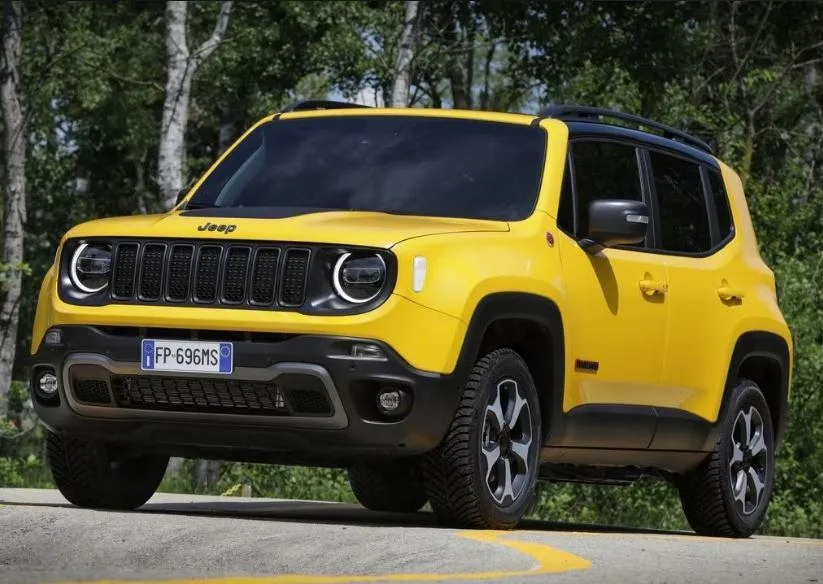 Jeep Renegade (Từ 24,695 đô la). Ảnh: Hotcars.