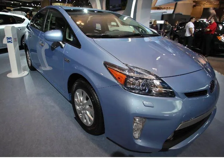 Toyota Prius 2012 với giá trung bình khoảng 13,993 đô la (tương đương gần 330 triệu đồng). Ảnh: Motorbiscuit.