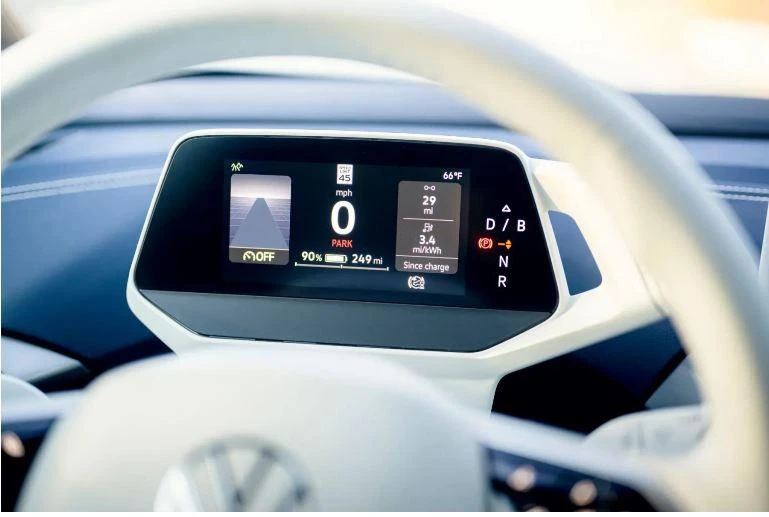 Chiếc xe EV nhận được mô-men xoắn tức thì từ một bánh răng duy nhất. Ảnh: Motorbiscuit.