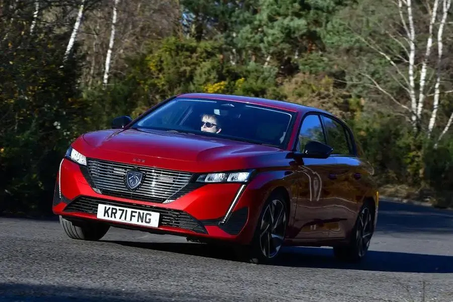 Volvo V90 Recharge T6. Ảnh: Autocar.