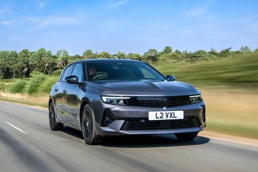 Peugeot 508 PSE. Ảnh: Autocar.