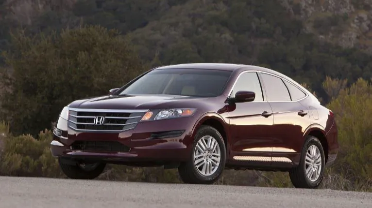 Honda Accord crosstour 2010–2015. Ảnh: Motorbiscuit. Honda Accord crosstour 2010–2015. Ảnh: Motorbiscuit.