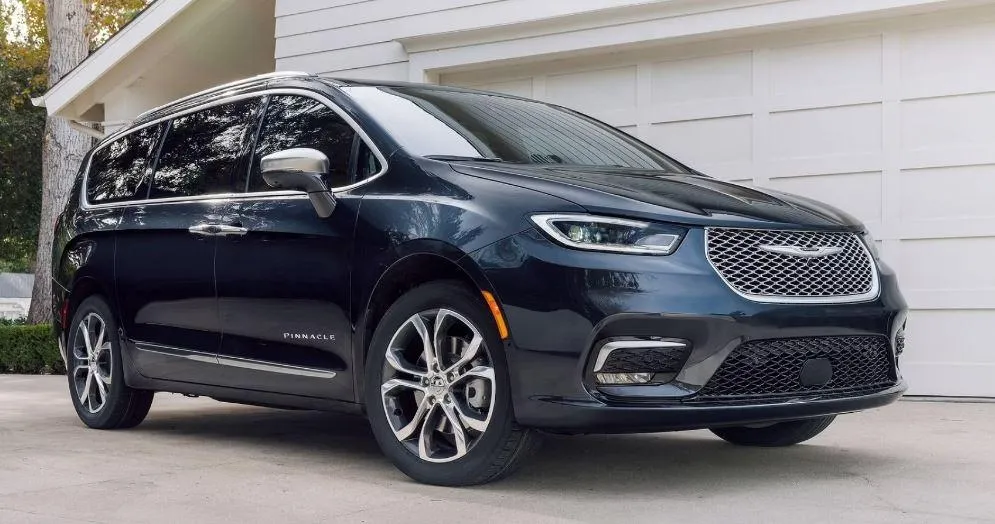 Xe tải nhỏ hybrid cắm điện Chrysler Pacifica. Ảnh: Hotcars. Xe tải nhỏ hybrid cắm điện Chrysler Pacifica. Ảnh: Hotcars.
