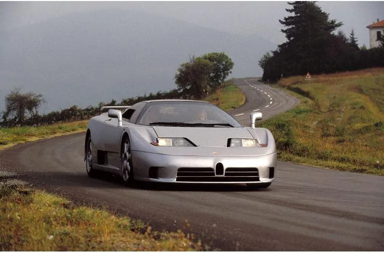 Bugatti EB 110. Ảnh: Motorbiscui.