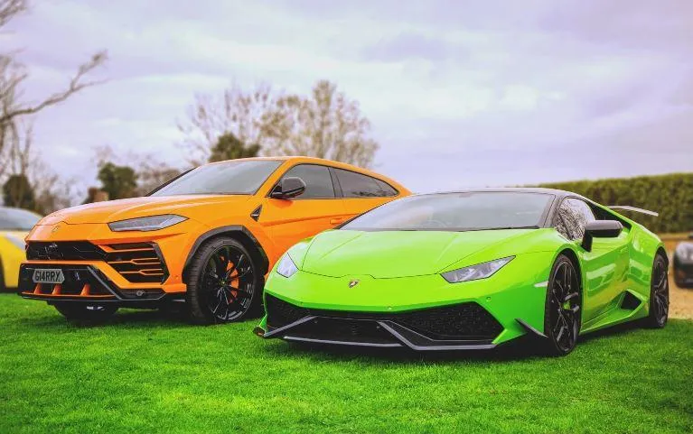 Lamborghini Diablo. Ảnh: Motorbiscui.