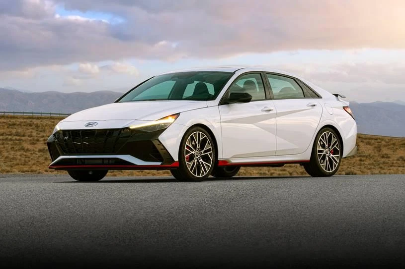 Hyundai Elantra 2022. Ảnh: Motorbiscuit.