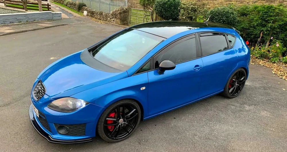 Seat Leon Cupra R. Ảnh: Hotcars.