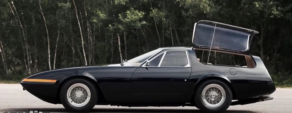 Tấm che kính chắn gió. Ảnh: Motorbiscuit. Tấm che kính chắn gió. Ảnh: Motorbiscuit.