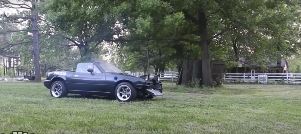 Ghế rung là một ghế phụ nằm ở phần sau của chiếc xe và được gấp lại. Ảnh: Motorbiscuit. Ghế rung là một ghế phụ nằm ở phần sau của chiếc xe và được gấp lại. Ảnh: Motorbiscuit.