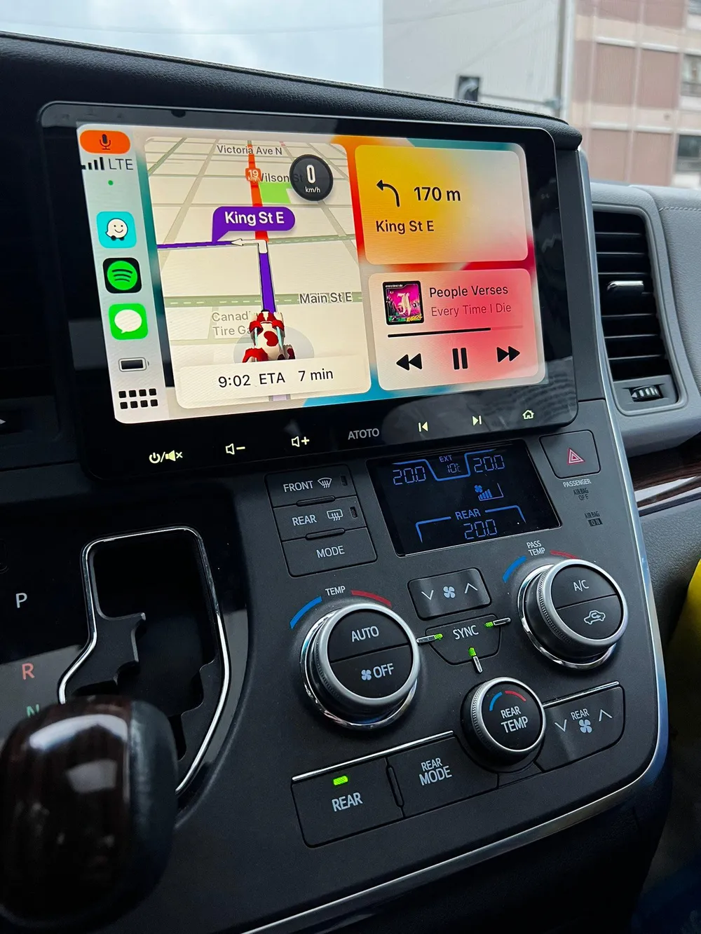 Sử dụng các công nghệ hỗ trợ. Ảnh: Motorbiscuit. Sử dụng các công nghệ hỗ trợ. Ảnh: Motorbiscuit.