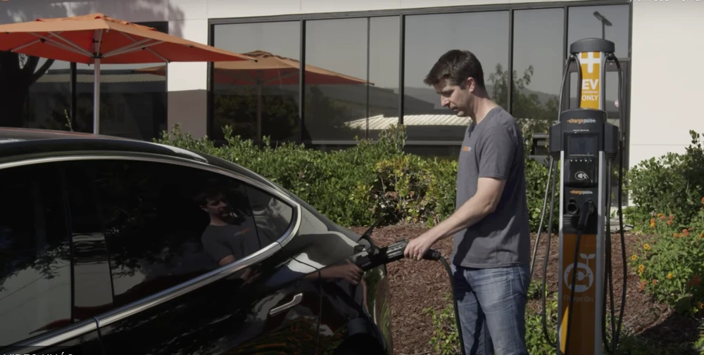 ChargePoint. Ảnh: Motorbiscuit. ChargePoint. Ảnh: Motorbiscuit.