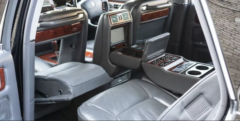 Ghế nằm phẳng. Ảnh: Hotcars.