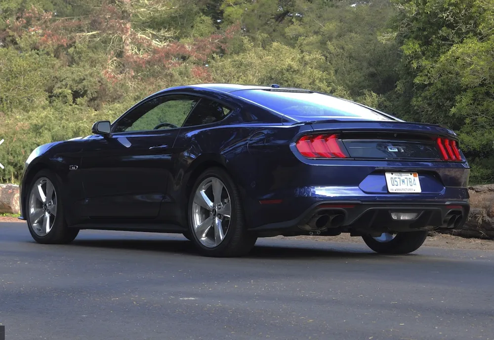 Mustang GT - 450 mã lực. Ảnh: Carbuzz.