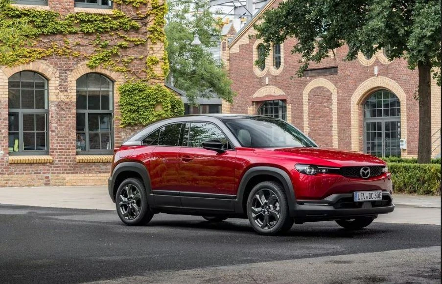 Mazda MX-30 (100 Dặm). Ảnh: Hotcars.