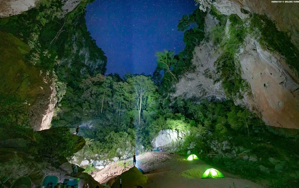 Theo chị Hoàng, hiện tại là mùa mưa nên du khách đi trải nghiệm sẽ không phù hợp. Du khách có thể đến đây vào khoảng tháng 3 đến tháng 5. Lúc này cảnh vật, thời tiết sẽ phù hợp cho những người yêu thích "xê dịch, mê khám phá" khi đến với Quảng Bình. Theo chị Hoàng, hiện tại là mùa mưa nên du khách đi trải nghiệm sẽ không phù hợp. Du khách có thể đến đây vào khoảng tháng 3 đến tháng 5. Lúc này cảnh vật, thời tiết sẽ phù hợp cho những người yêu thích "xê dịch, mê khám phá" khi đến với Quảng Bình.