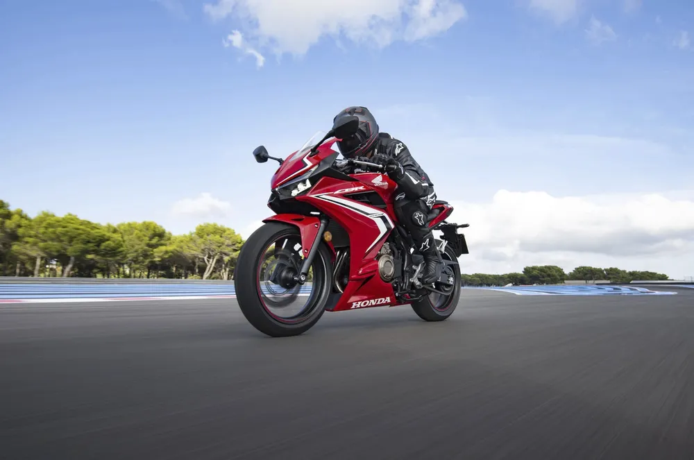 Honda CBR 500R. Ảnh: Motorbiscuit. Honda CBR 500R. Ảnh: Motorbiscuit.