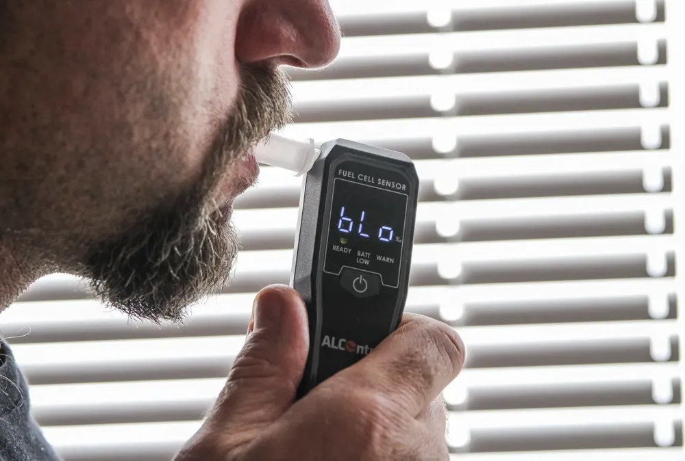 Say rượu mà vẫn lái xe. Ảnh: Motorbiscuit. Say rượu mà vẫn lái xe. Ảnh: Motorbiscuit.