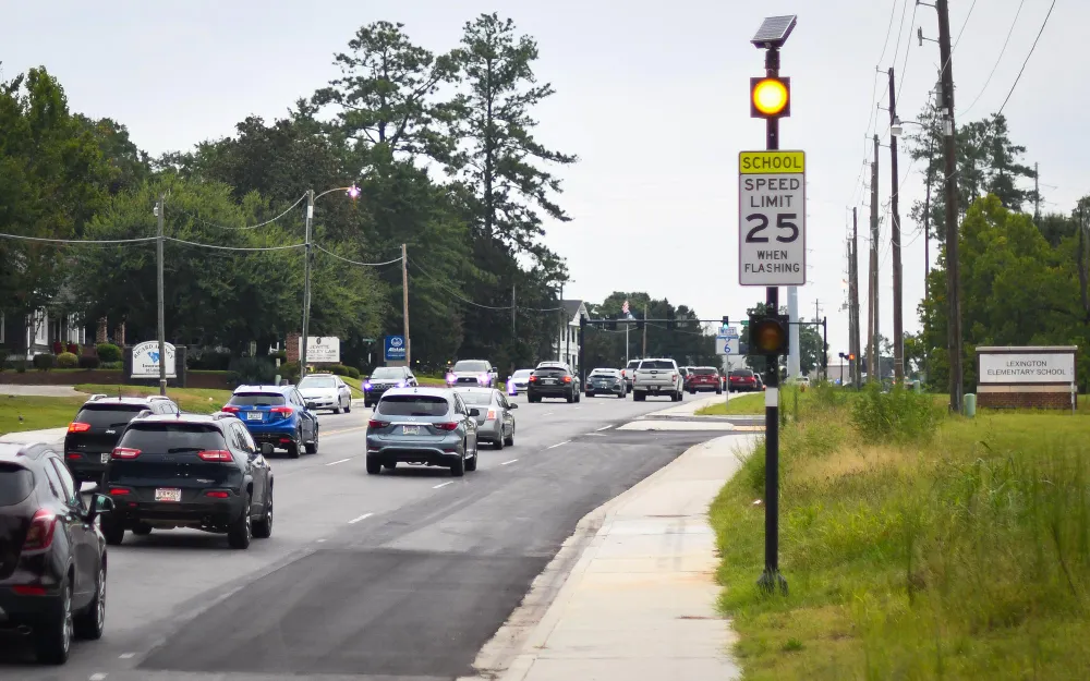 Chạy quá tốc độ. Ảnh: Motorbiscuit. Chạy quá tốc độ. Ảnh: Motorbiscuit.