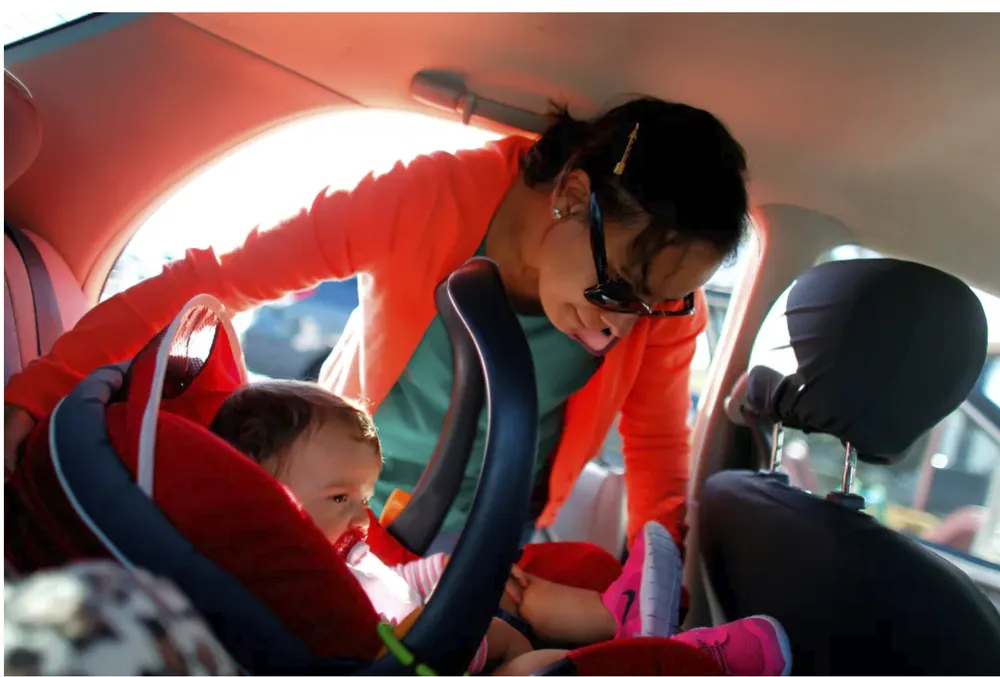 Thường xuyên kiểm tra ghế ngồi và chốt cửa trước khi chạy. Ảnh: Motorbiscuit. Thường xuyên kiểm tra ghế ngồi và chốt cửa trước khi chạy. Ảnh: Motorbiscuit.