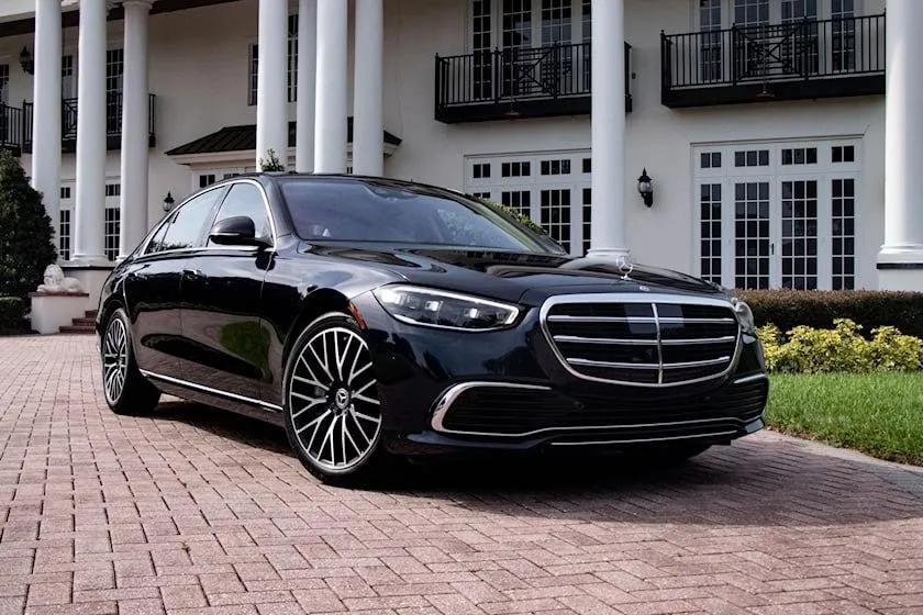 Mercedes S-Class sedan. Ảnh: Carbuzz.
