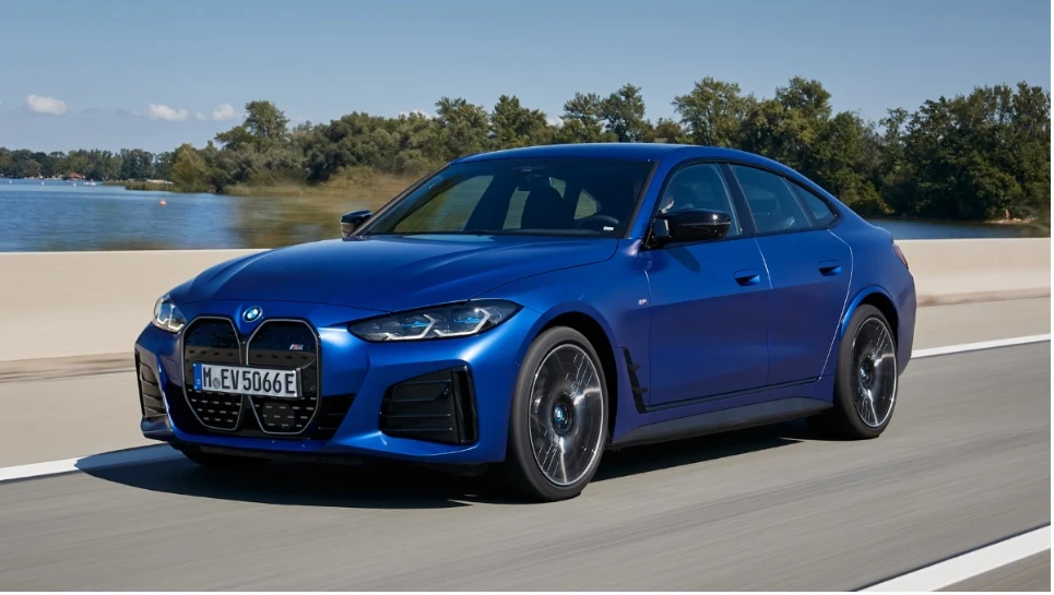 BMW i4 2023 có giá khởi điểm là 55.900 USD. Ảnh: Motorbiscuit.