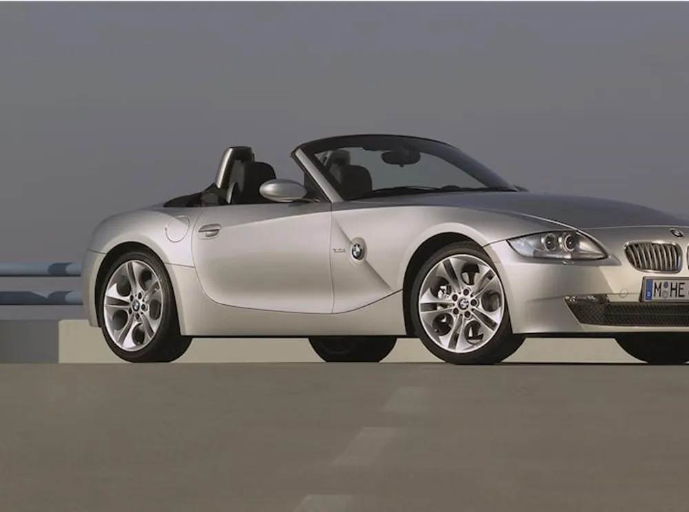 BMW Z4 (2003–2008). Ảnh: Carbuzz.
