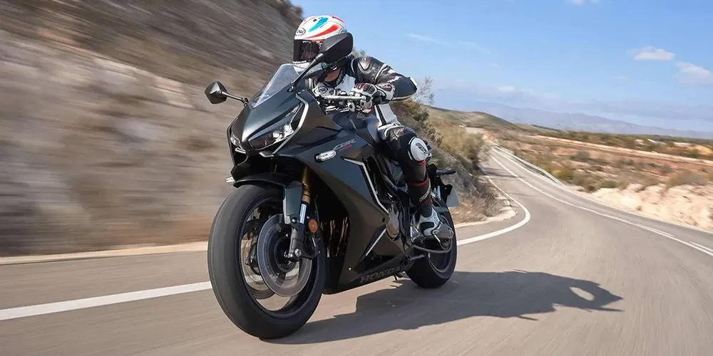 Honda CBR650R tự hào có động cơ 4 xi-lanh thẳng hàng. Ảnh: Hotcars. Honda CBR650R tự hào có động cơ 4 xi-lanh thẳng hàng. Ảnh: Hotcars.