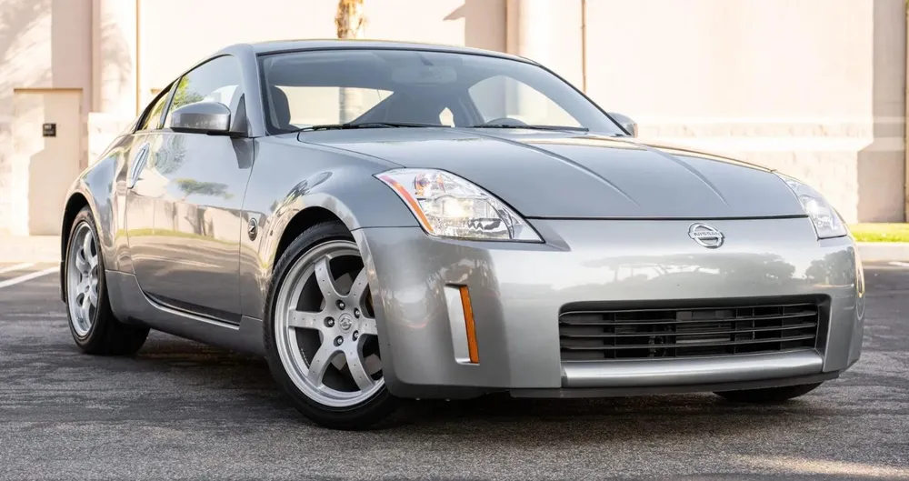 Nissan 350Z là một trong những chiếc xe thể thao tốt nhất dành cho những người đam mê. Ảnh: Hotcars.