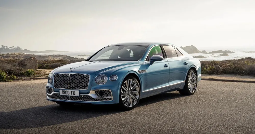Bentley Flying Spur Mulliner 2022 là chiếc sedan nhanh nhất mà bạn có thể mua. Ảnh: Hotcars.