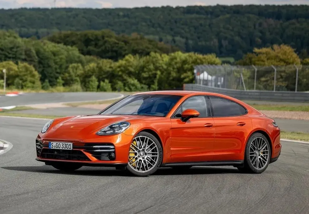 Porsche Panamera Turbo S 2022 là một biểu tượng lâu đời của dòng xe sedan hiệu suất. Ảnh: Hotcars.