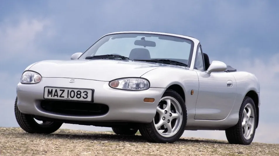 MX-5 Miata nổi tiếng là một chiếc xe mui trần thú vị. Ảnh: Motorbiscuit.