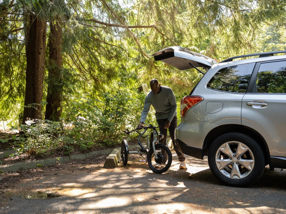 RadTrike có thể gấp gọn để bỏ vào cốp xe ô tô đem theo mọi nơi. Ảnh: Autoevolution.