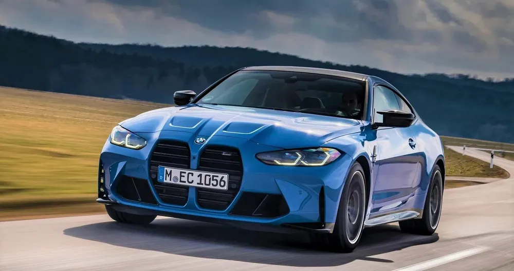 BMW M4 là phiên bản duy nhất có hộp số sàn 6 cấp. Ảnh: Hotcars. BMW M4 là phiên bản duy nhất có hộp số sàn 6 cấp. Ảnh: Hotcars.