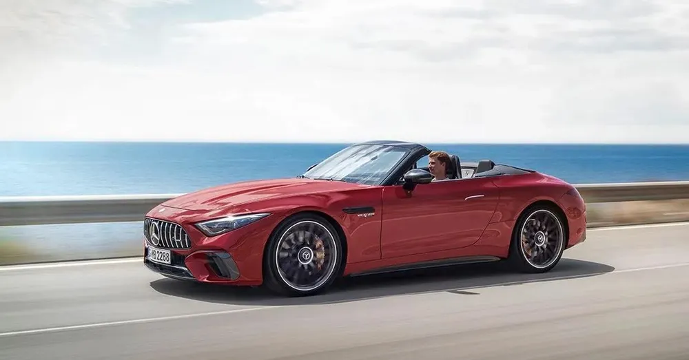 Mercedes-AMG SL được bán với giá 5.007 USD. Ảnh: Hotcars. Mercedes-AMG SL được bán với giá 5.007 USD. Ảnh: Hotcars.