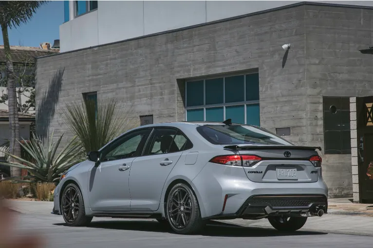 Toyota corolla là một chiếc xe “lai” tiết kiệm nhiên liệu hoàn hảo. Ảnh: Motorbiscuit.