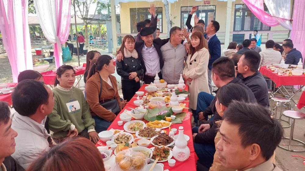 Những người mắc bệnh tiểu đường nên tự chăm sóc bản thân trong các bữa tiệc năm mới bằng cách thực hiện thêm một số biện pháp phòng ngừa. Ảnh: PHƯƠNG LÊ. Những người mắc bệnh tiểu đường nên tự chăm sóc bản thân trong các bữa tiệc năm mới bằng cách thực hiện thêm một số biện pháp phòng ngừa. Ảnh: PHƯƠNG LÊ.