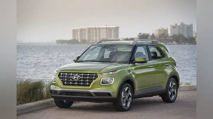 Hyundai Venue, có giá khởi điểm khoảng 20.800 USD. Ảnh: Motorbiscuit. Hyundai Venue, có giá khởi điểm khoảng 20.800 USD. Ảnh: Motorbiscuit.