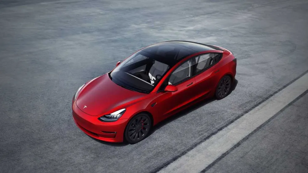 Tesla Model 3 2022 dao động từ 46.990 USD đến 62.990 USD. Ảnh: Motorbiscuit.