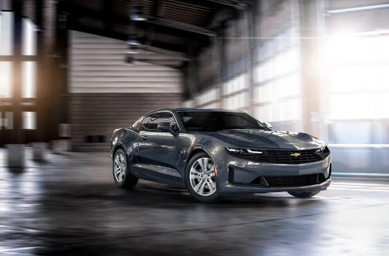 Chevrolet Camaro 2023 có giá 26.395 USD. Ảnh:Motorbiscuit.