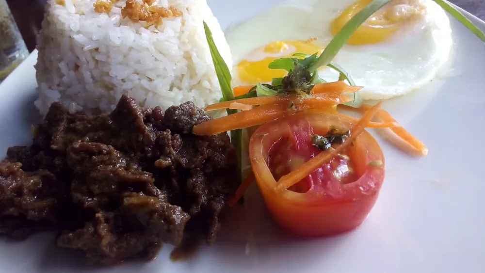 Ở Philippines khi say họ thường ăn tapsilog. Ảnh: CNN Travel. Ở Philippines khi say họ thường ăn tapsilog. Ảnh: CNN Travel.