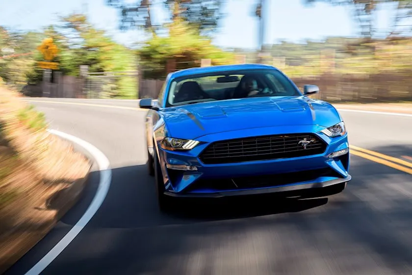 Mustang Ecoboost là một trong những chiếc xe nhanh nhất mà bạn có thể mua. Ảnh: Carbuzz. Mustang Ecoboost là một trong những chiếc xe nhanh nhất mà bạn có thể mua. Ảnh: Carbuzz.