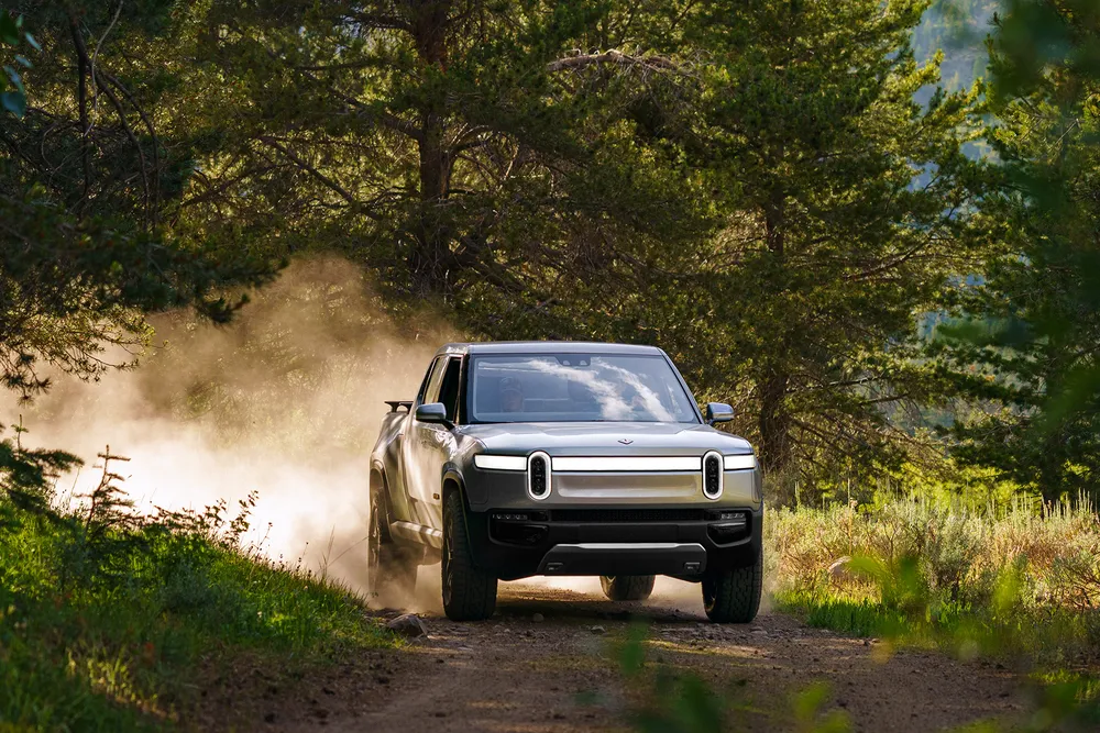 Rivian R1T là chiếc xe bán tải đã gây được tiếng vang trên thị trường xe điện. Ảnh: Motorbiscuit. Rivian R1T là chiếc xe bán tải đã gây được tiếng vang trên thị trường xe điện. Ảnh: Motorbiscuit.