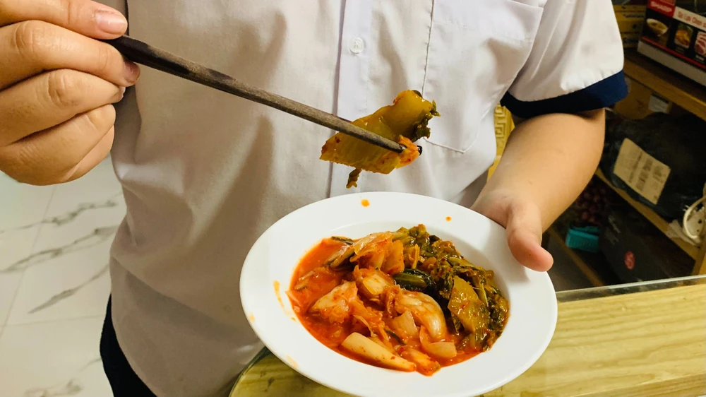 Kim chi không chỉ là món ăn ngon mà nó còn để tăng cường khả năng miễn dịch. Ảnh: PHƯƠNG LÊ.